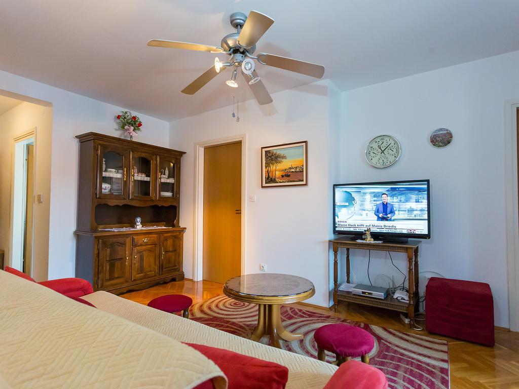 Apartment Ivka Πόρετς Εξωτερικό φωτογραφία