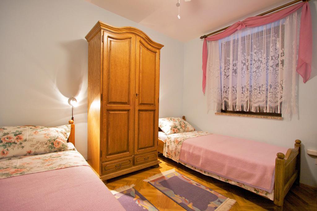 Apartment Ivka Πόρετς Εξωτερικό φωτογραφία